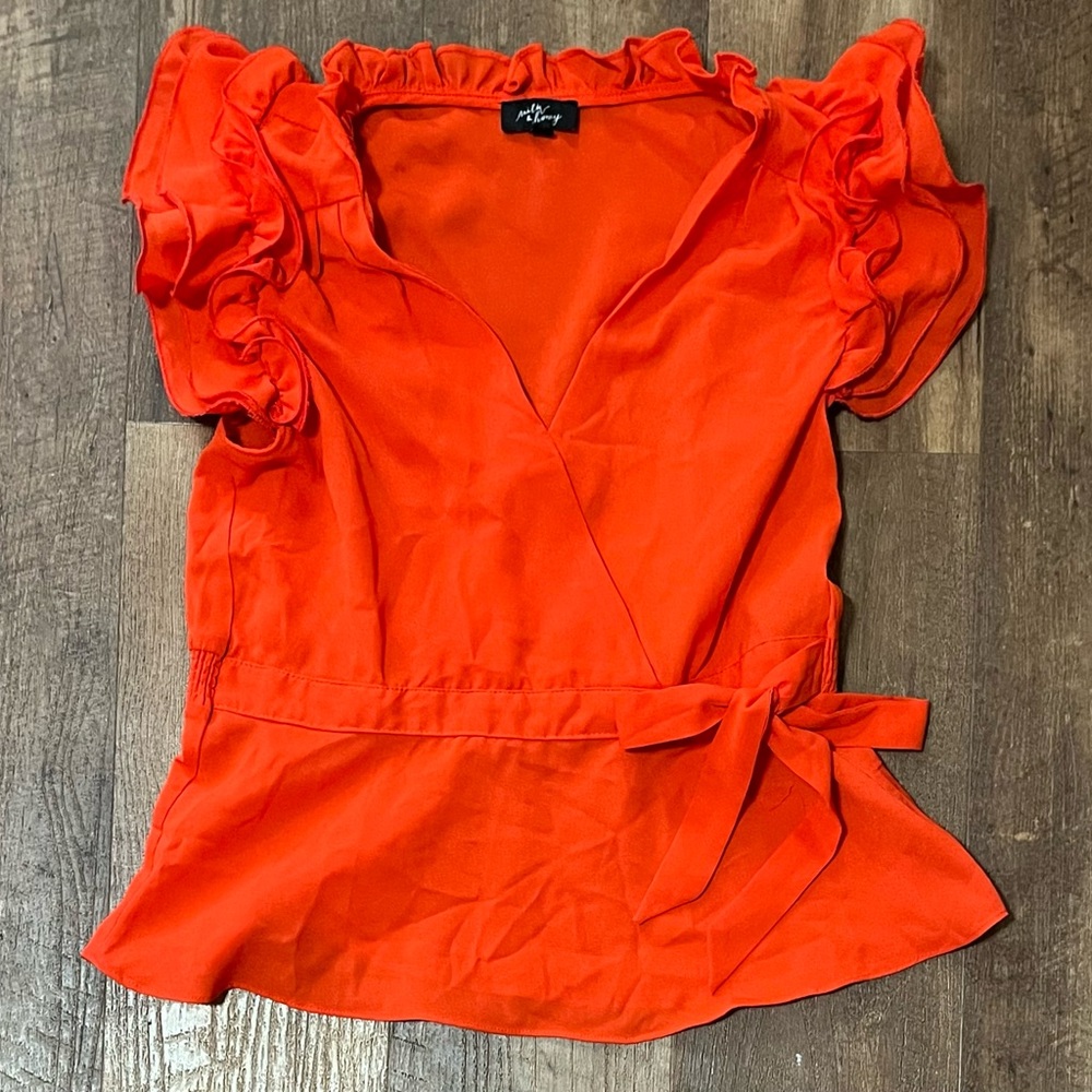 Milk and Honey women’s red ruffle front tie blouse top size medium